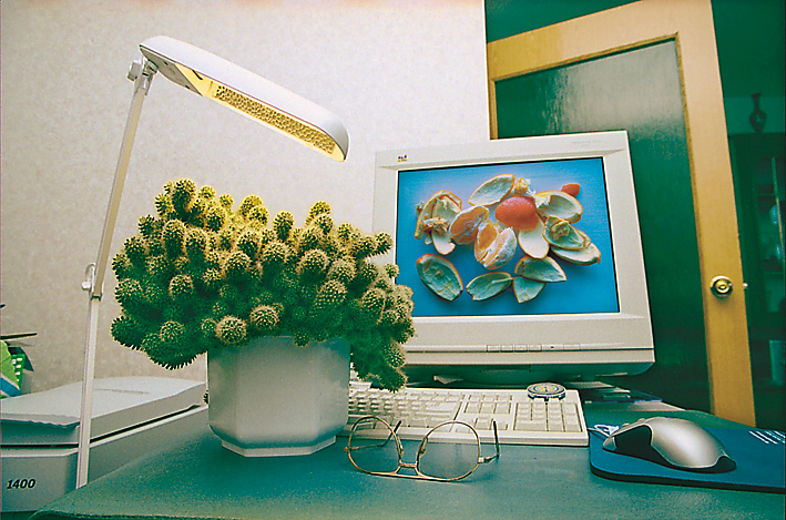 Компьютер, на котором бы сделан первый номер журнала «Компьютер». Фото: А.Зайцев,  камера – пленочная Minolta Dynax 800si.